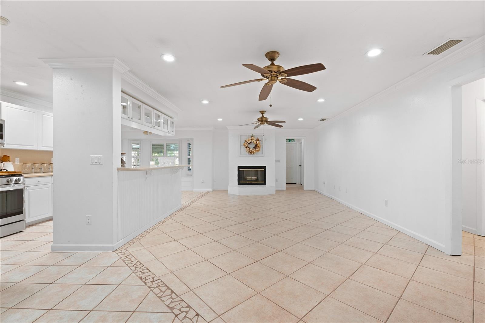 Image 15 of 64 For 619 29th Street E