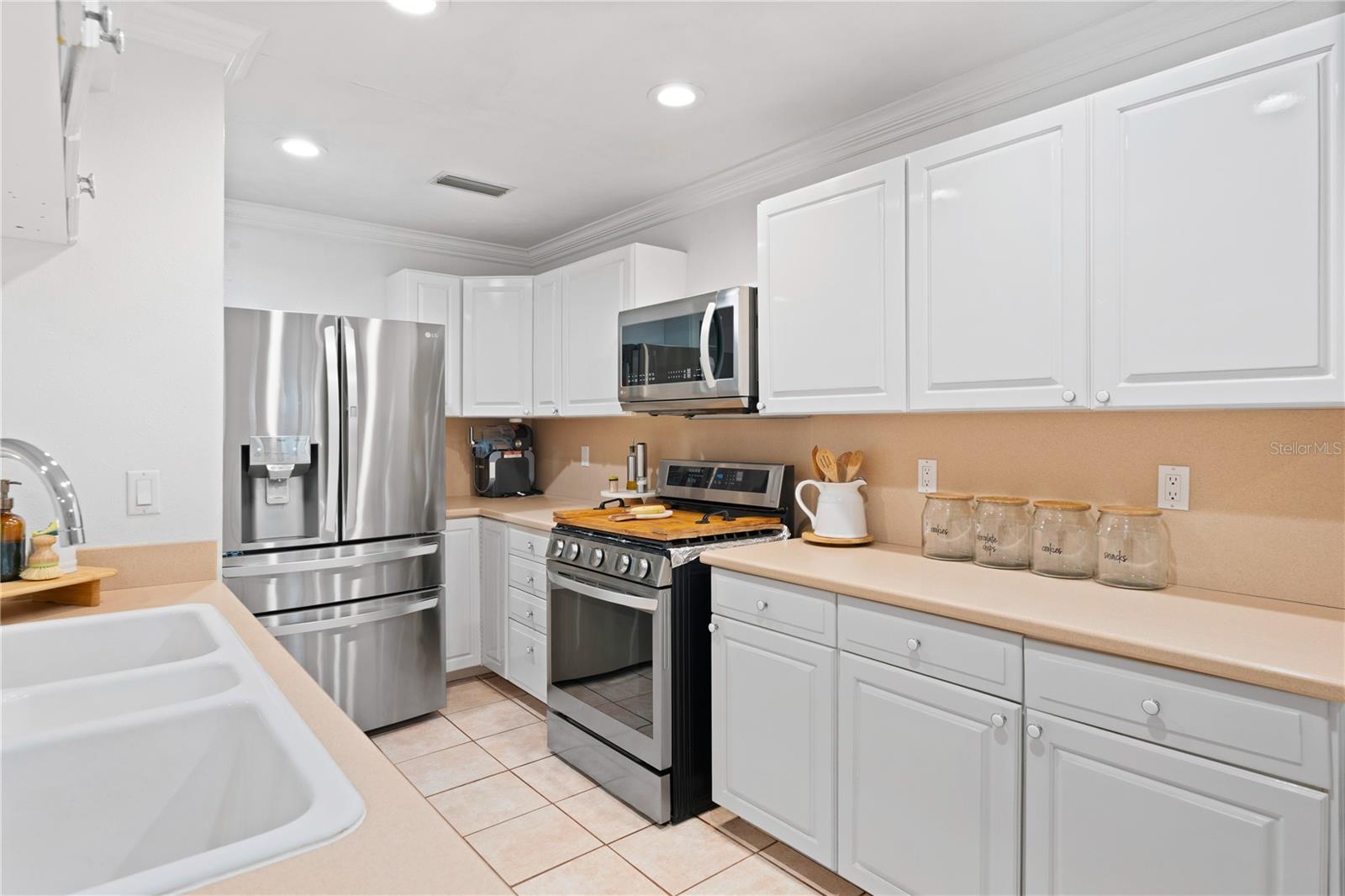 Image 23 of 64 For 619 29th Street E