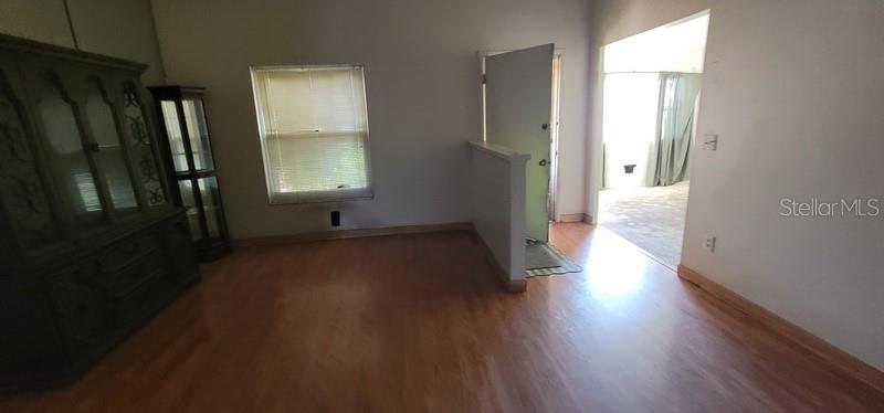 Image 13 of 26 For 20733 Melville Street