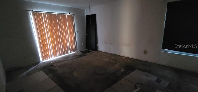 Image 14 of 26 For 20733 Melville Street