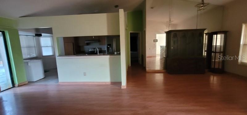 Image 7 of 26 For 20733 Melville Street