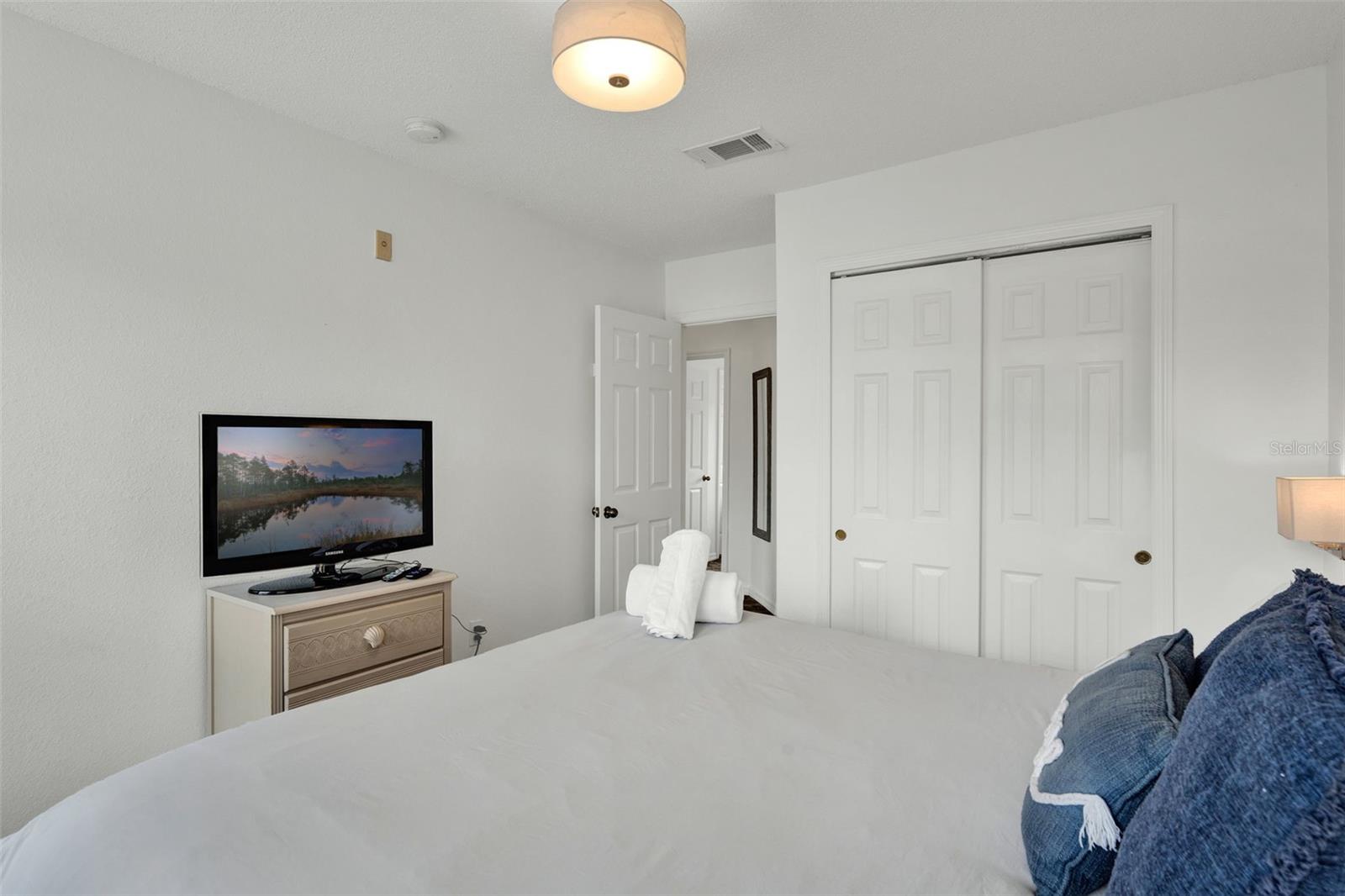 Image 12 of 57 For 1086 Park Ridge Circle