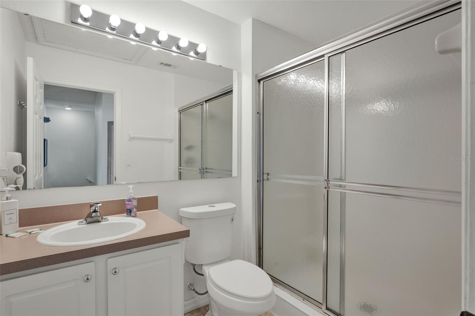 Image 17 of 57 For 1086 Park Ridge Circle