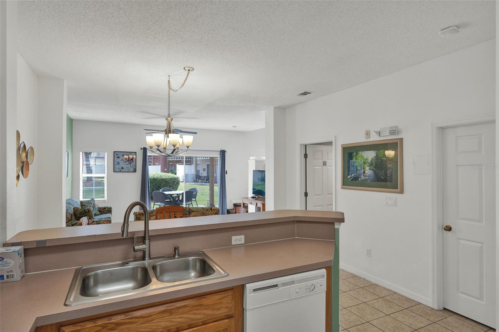 Image 8 of 57 For 1086 Park Ridge Circle