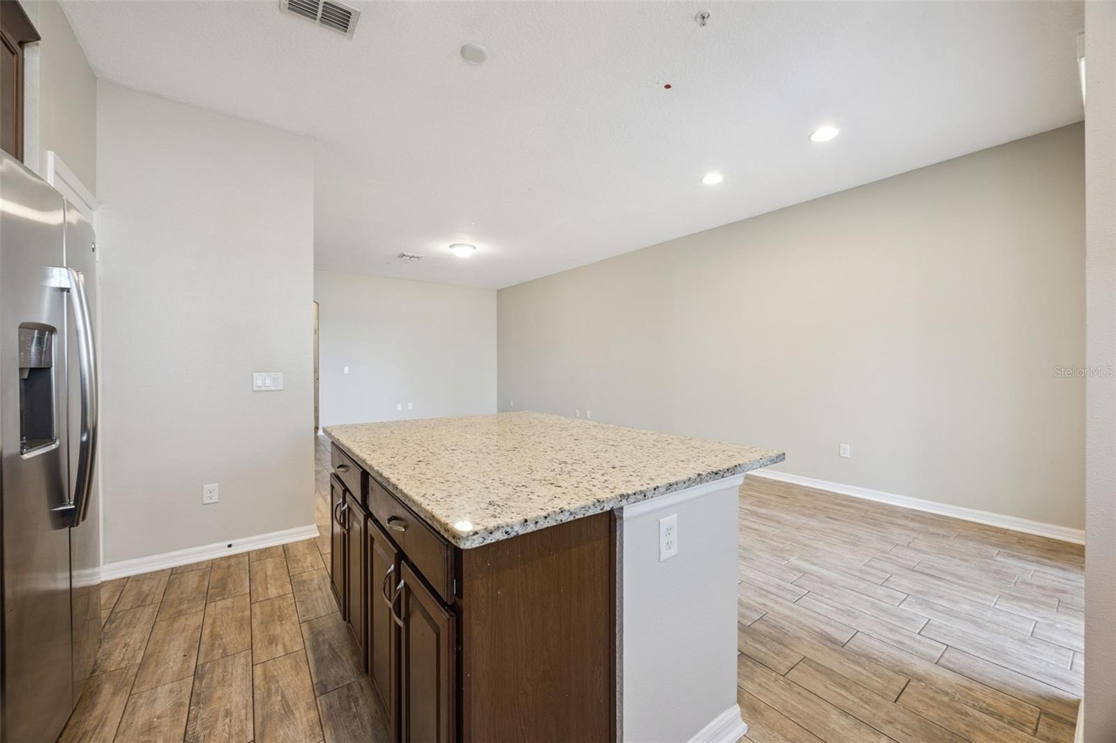 Image 10 of 53 For 2692 White Isle Lane 103