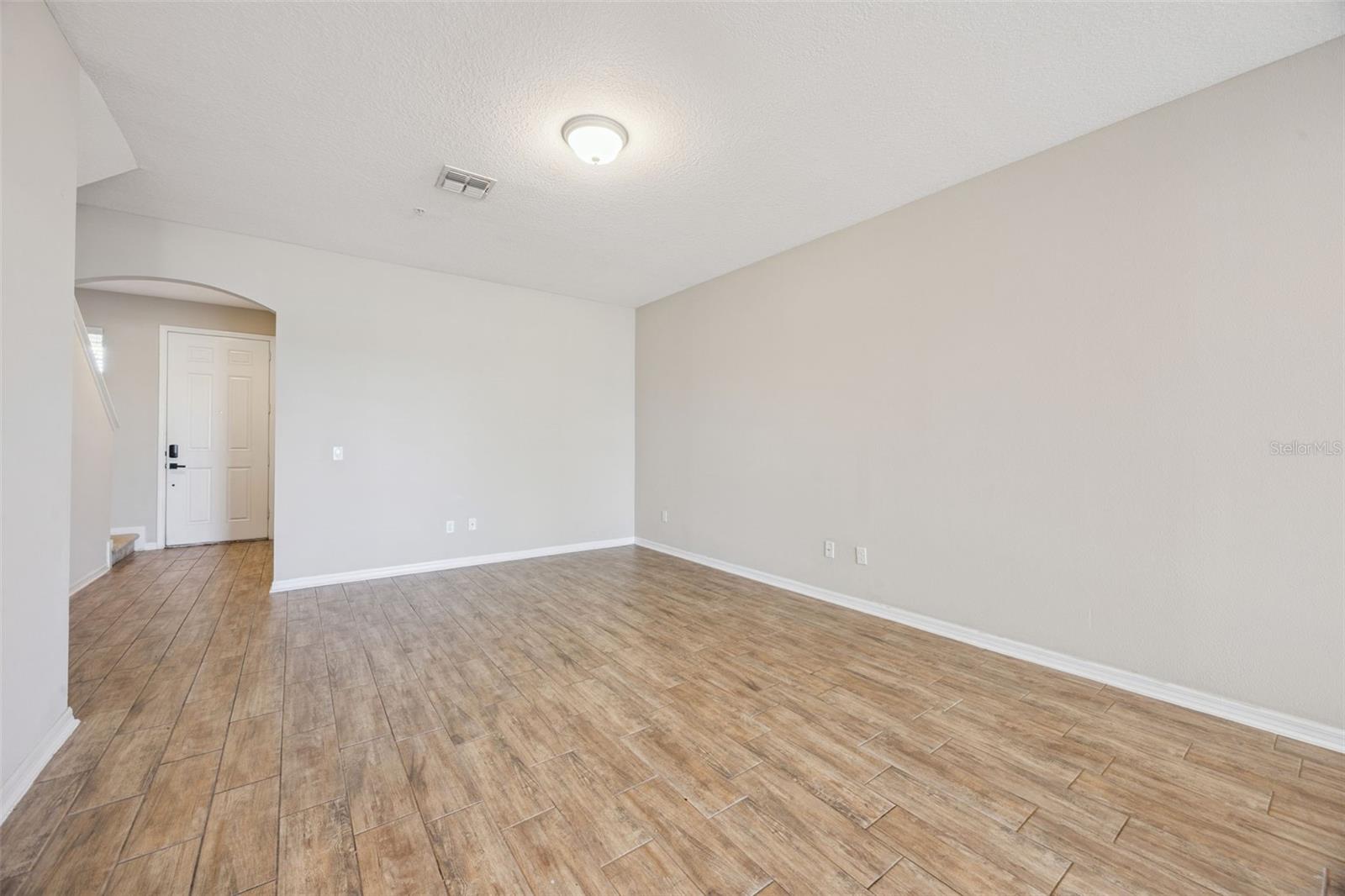 Image 4 of 53 For 2692 White Isle Lane 103