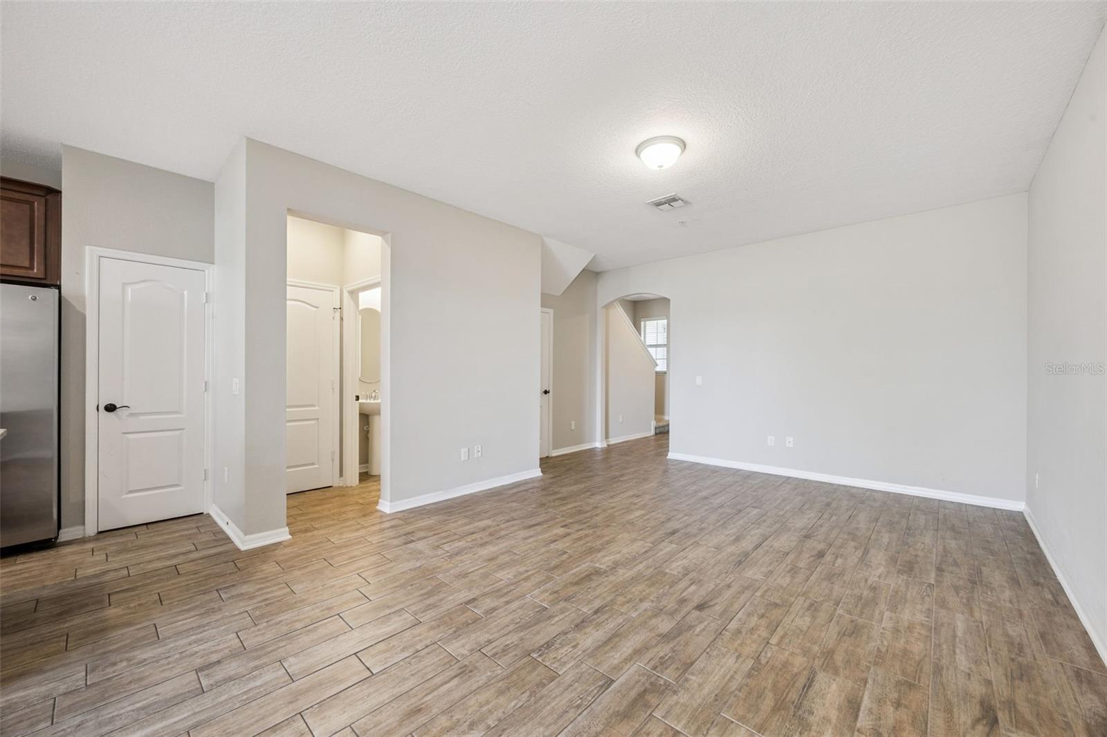 Image 7 of 53 For 2692 White Isle Lane 103