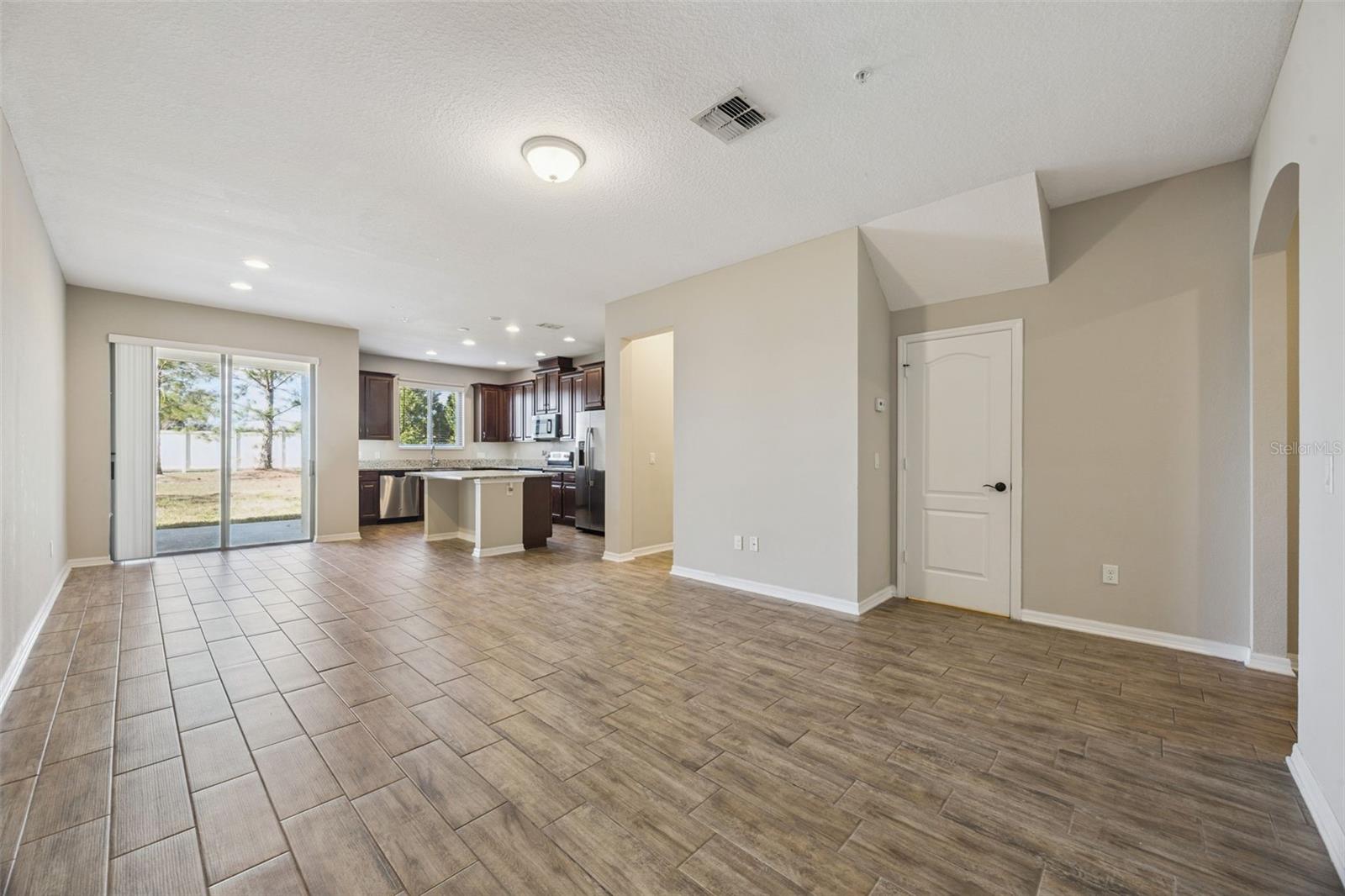 Image 8 of 53 For 2692 White Isle Lane 103