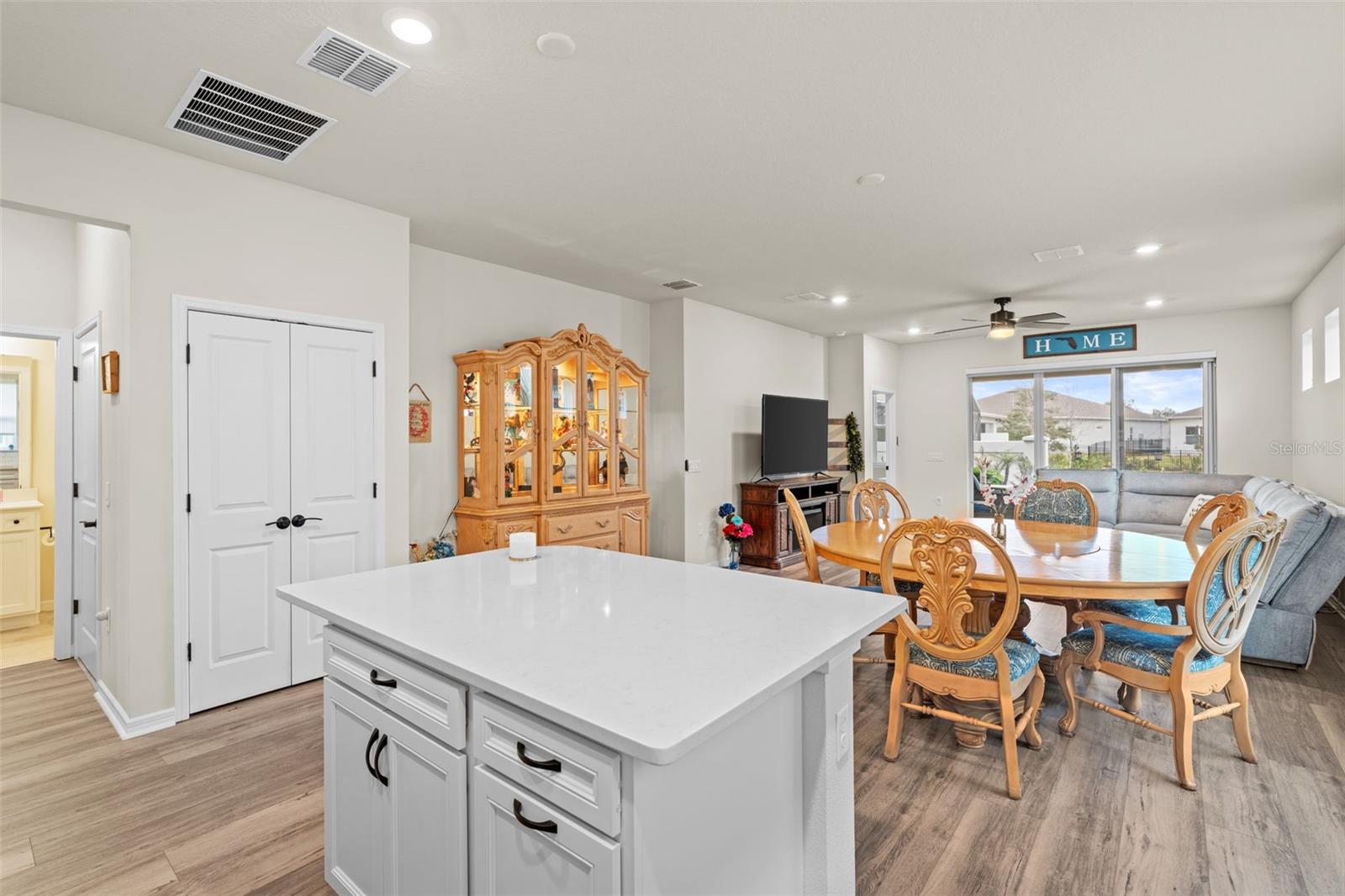 Image 11 of 60 For 13615 Splashing Isla Drive