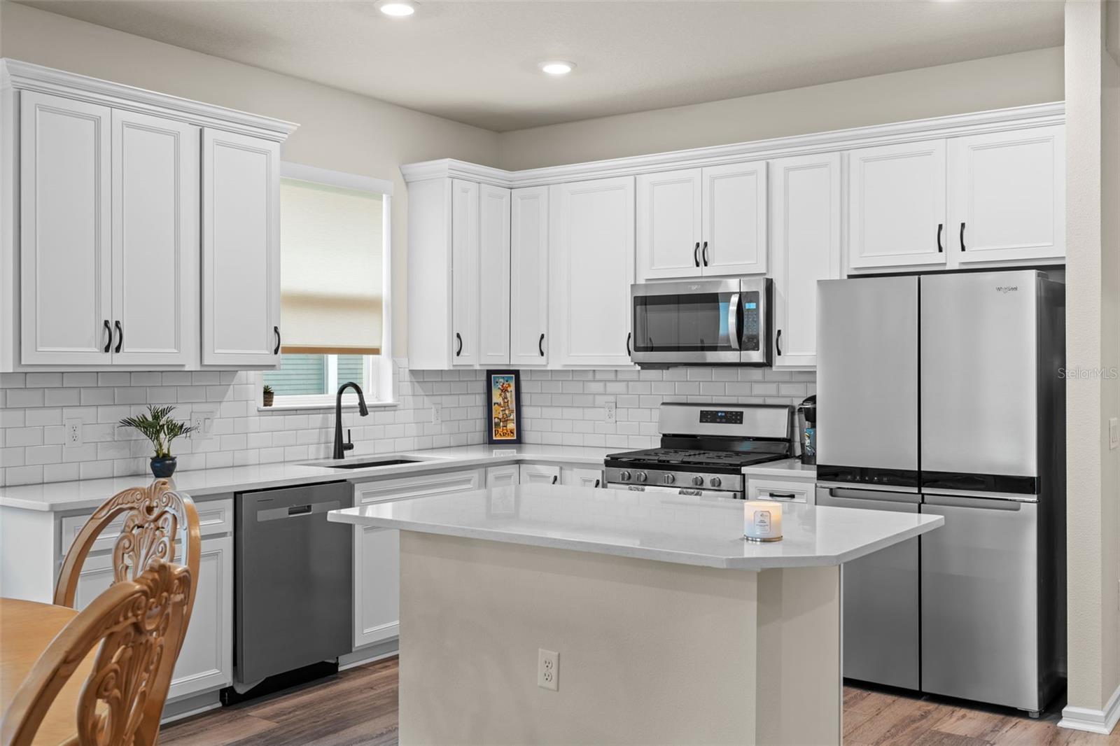 Image 18 of 60 For 13615 Splashing Isla Drive