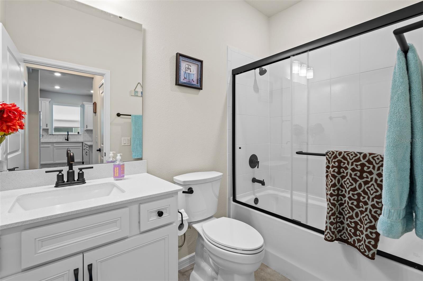 Image 25 of 60 For 13615 Splashing Isla Drive