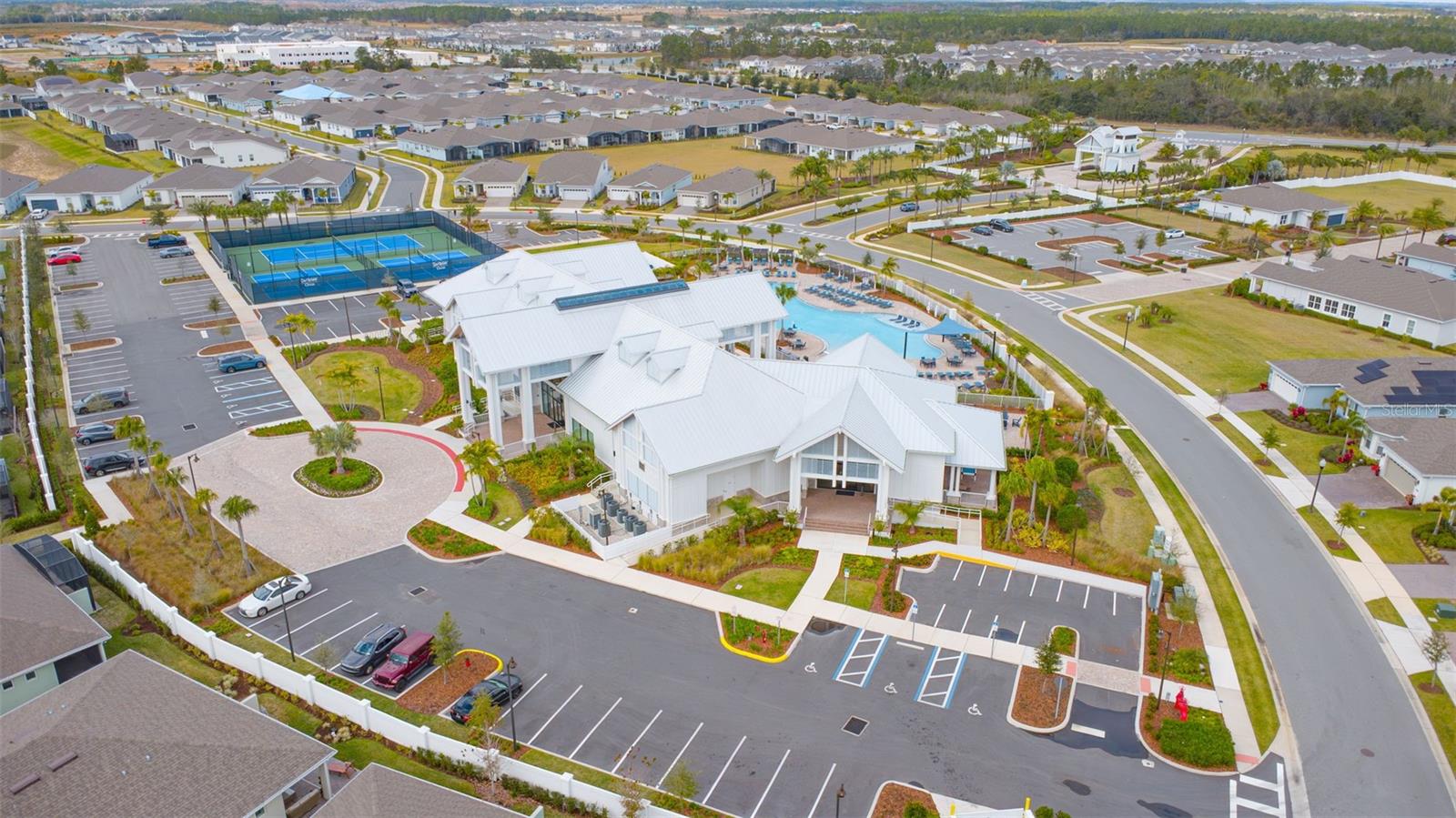 Image 36 of 60 For 13615 Splashing Isla Drive