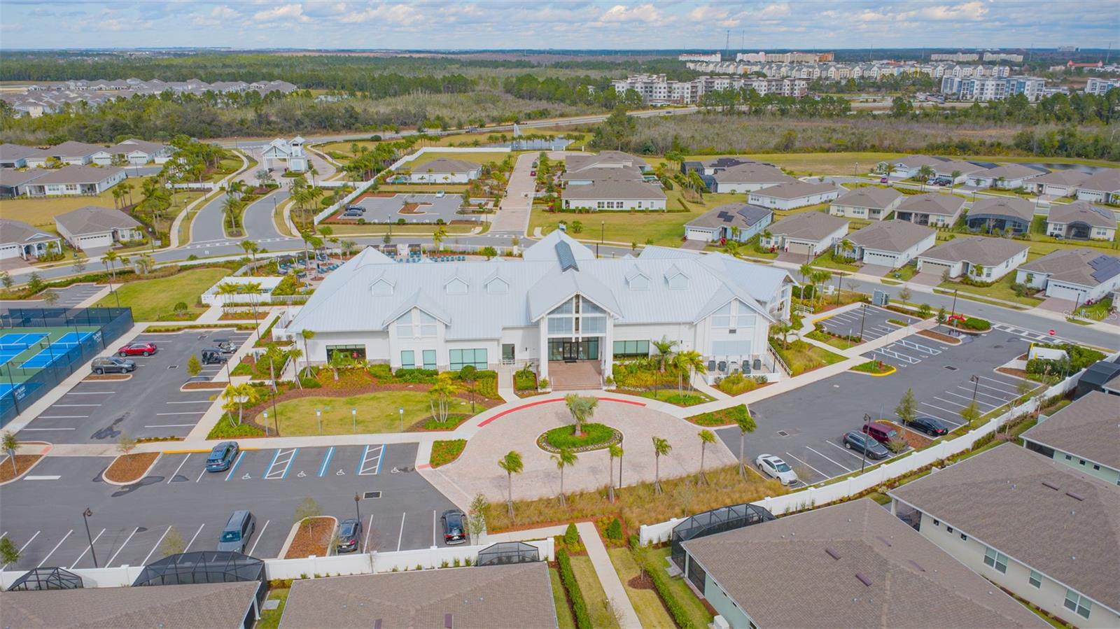 Image 37 of 60 For 13615 Splashing Isla Drive