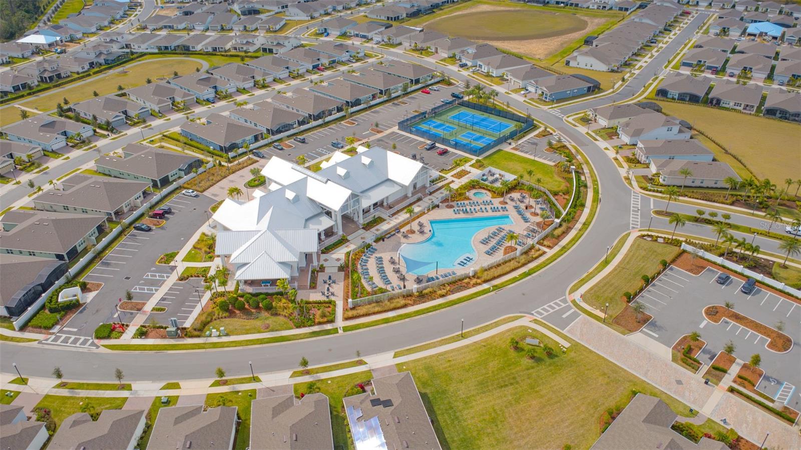 Image 45 of 60 For 13615 Splashing Isla Drive