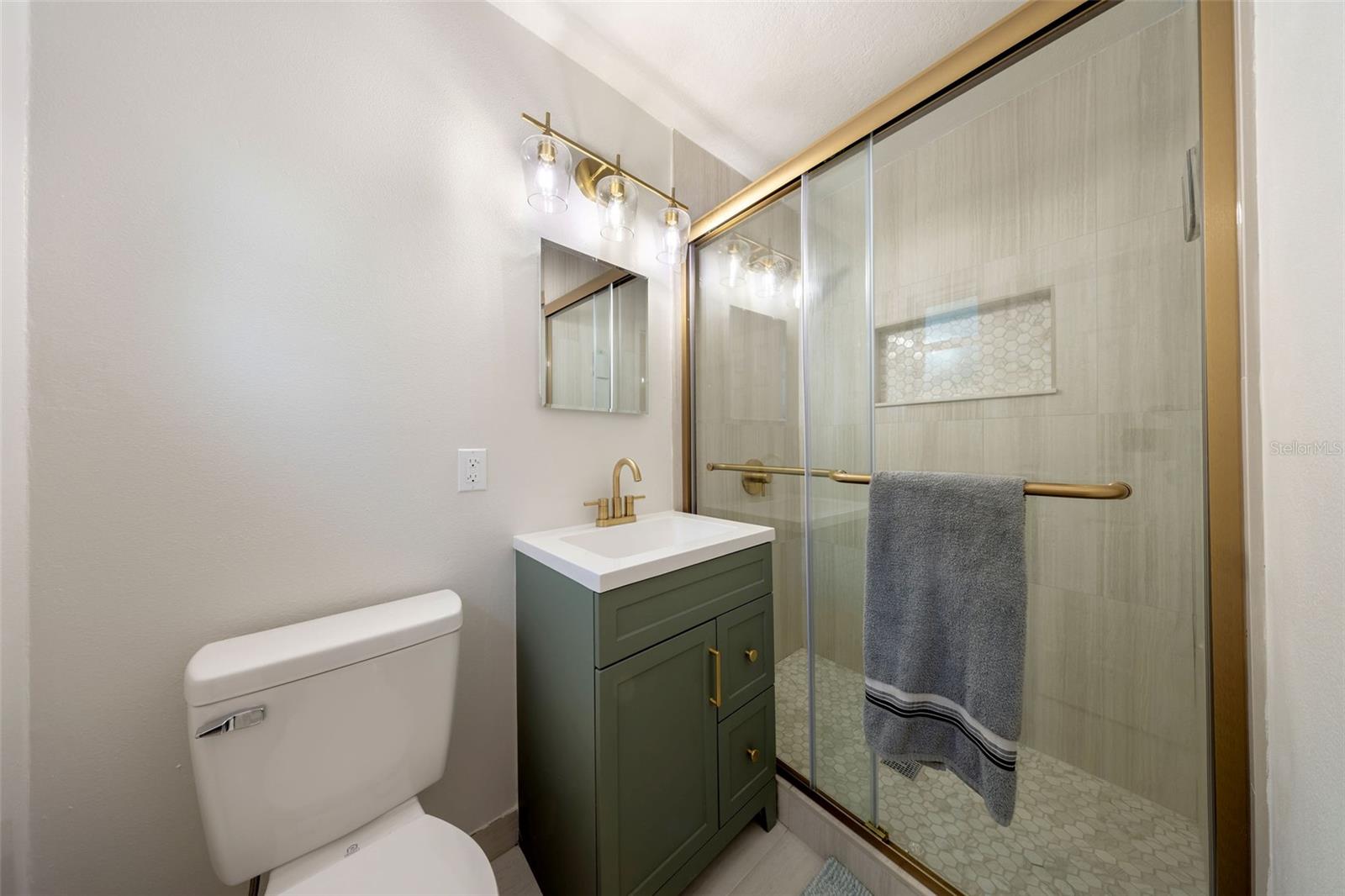 Image 21 of 30 For 904 22nd Street