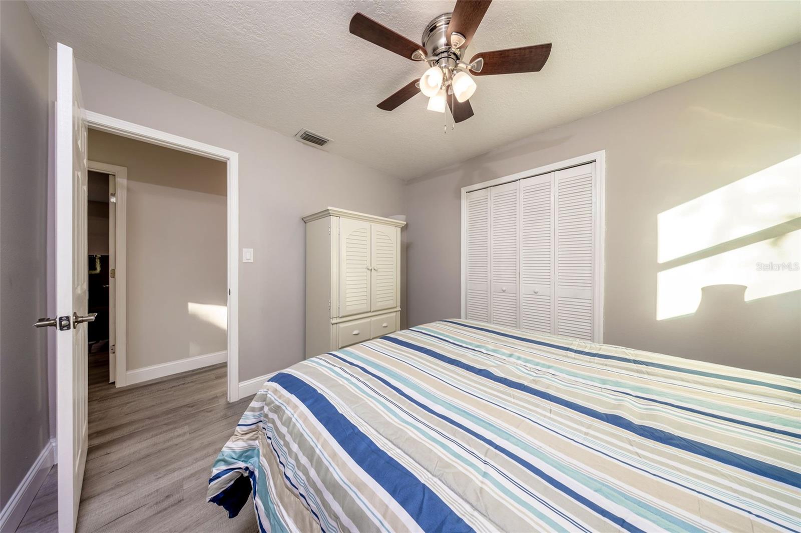 Image 23 of 30 For 904 22nd Street