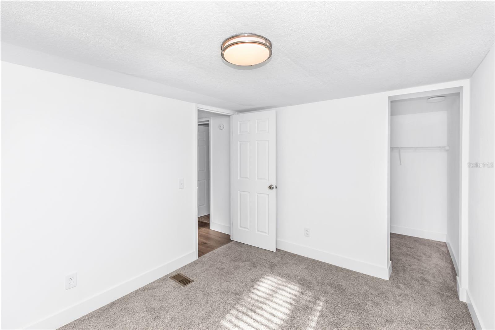 Image 12 of 26 For 1311 Elizabeth Street