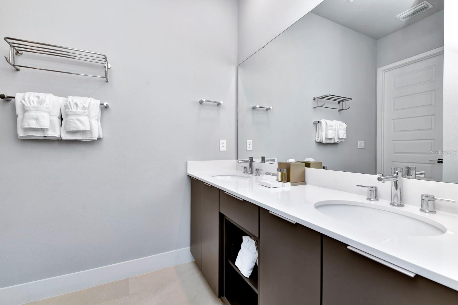 Image 33 of 40 For 7740 Sandy Ridge Drive 113