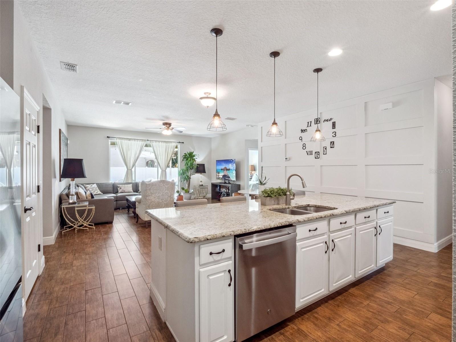 Image 10 of 31 For 1110 Vinsetta Circle