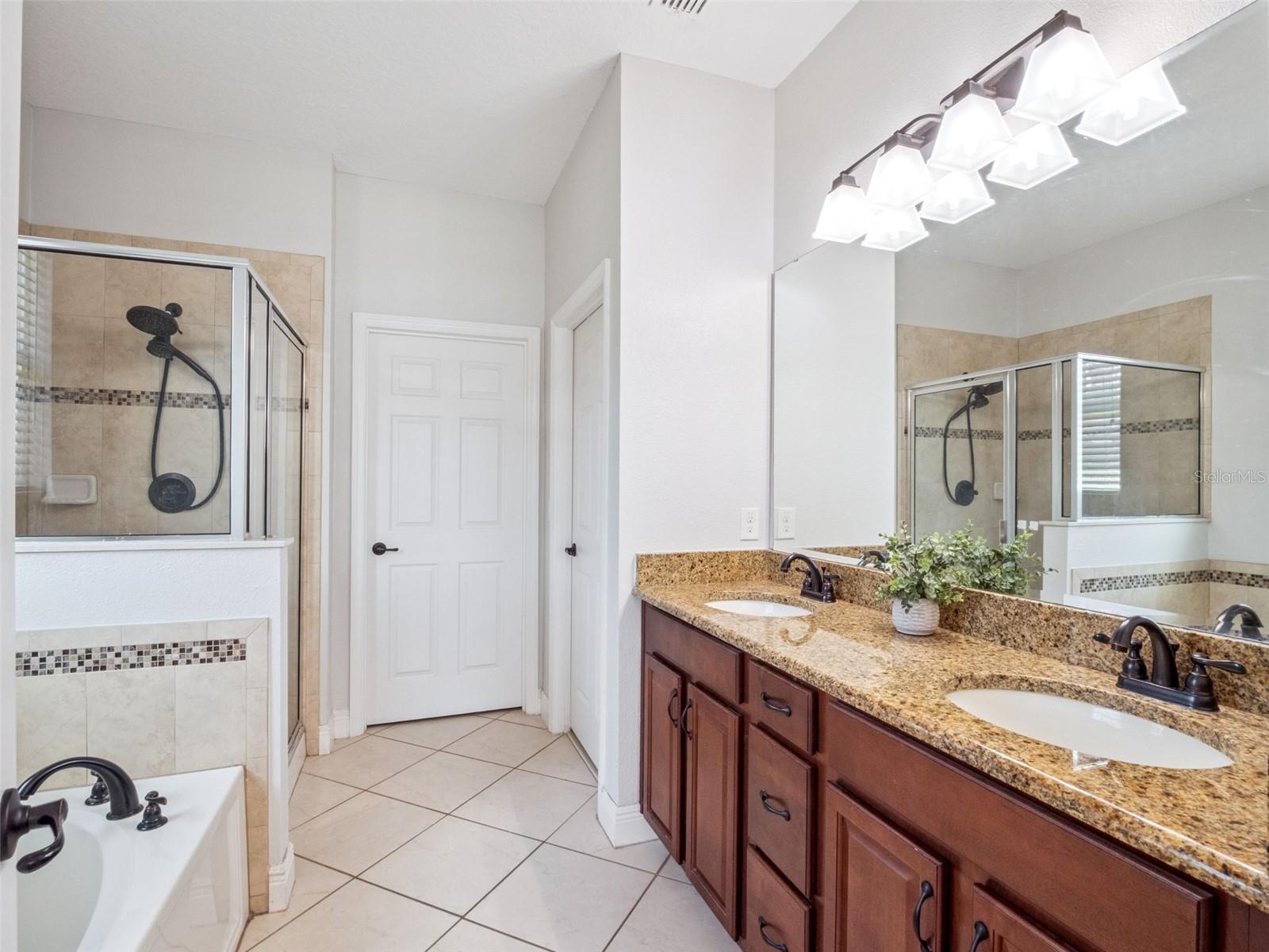 Image 17 of 31 For 1110 Vinsetta Circle