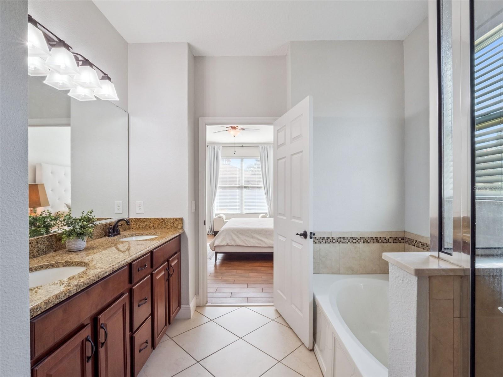 Image 18 of 31 For 1110 Vinsetta Circle