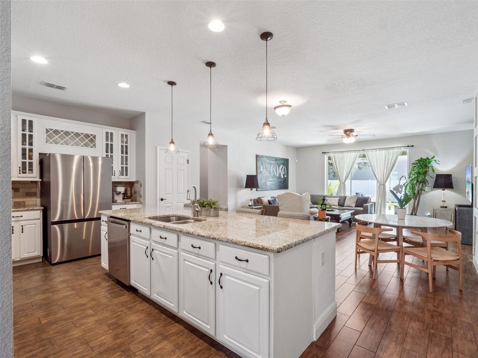 Image 8 of 31 For 1110 Vinsetta Circle