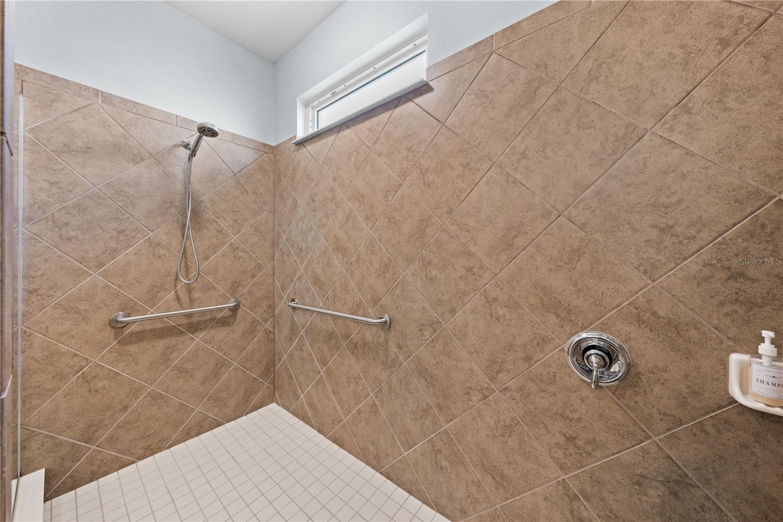 Image 33 of 77 For 3105 Bass Boat Way