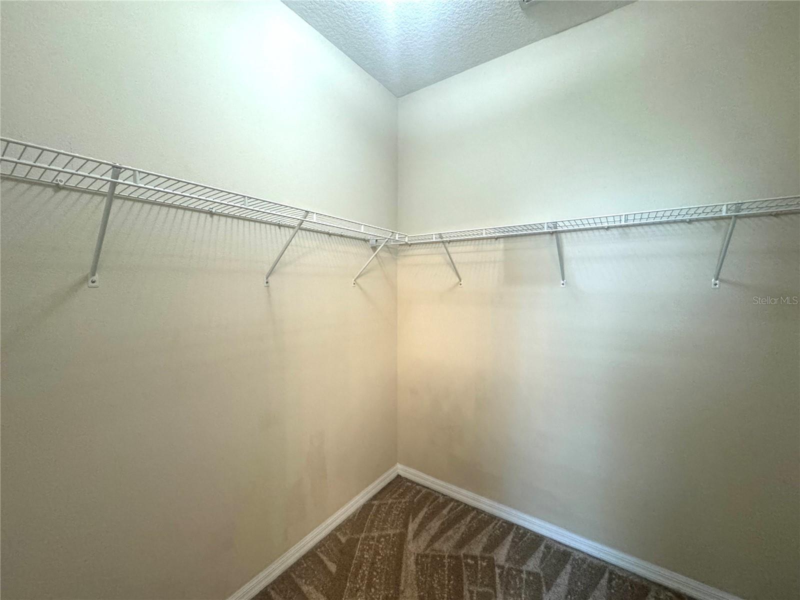 Image 11 of 21 For 215 Lakeshore Drive