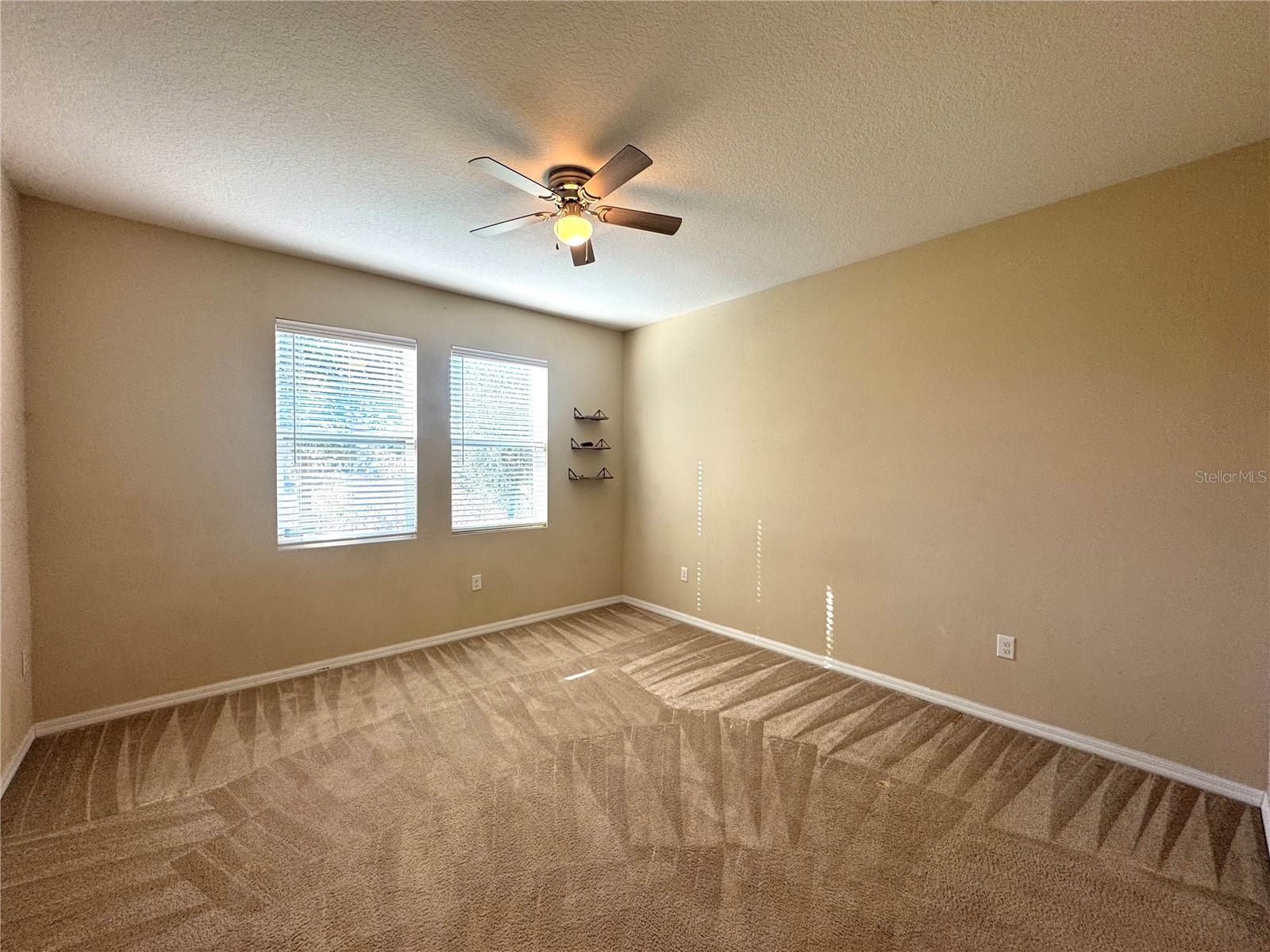 Image 14 of 21 For 215 Lakeshore Drive