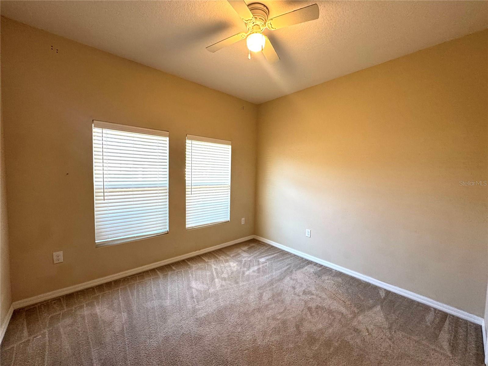 Image 15 of 21 For 215 Lakeshore Drive