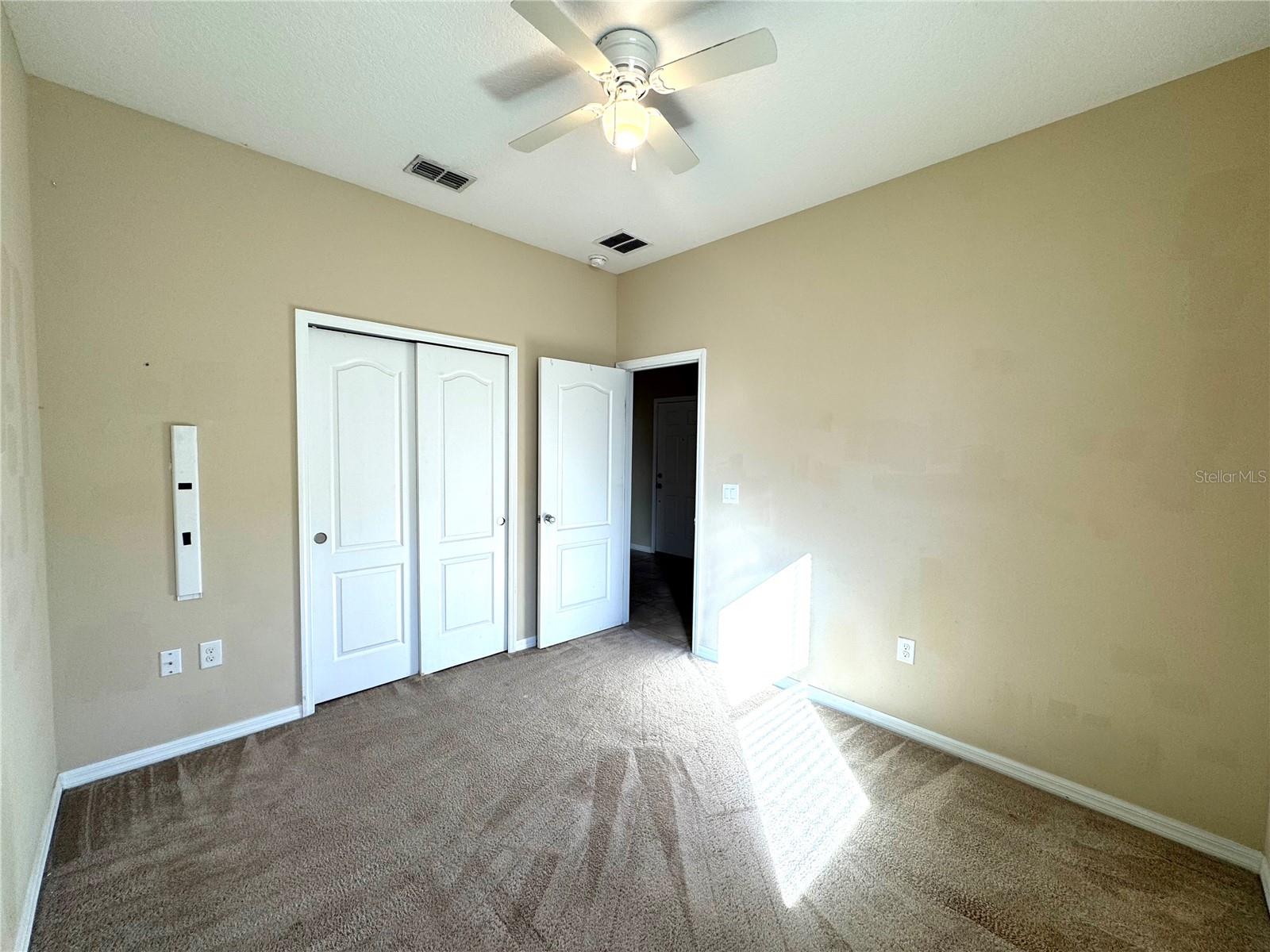 Image 17 of 21 For 215 Lakeshore Drive