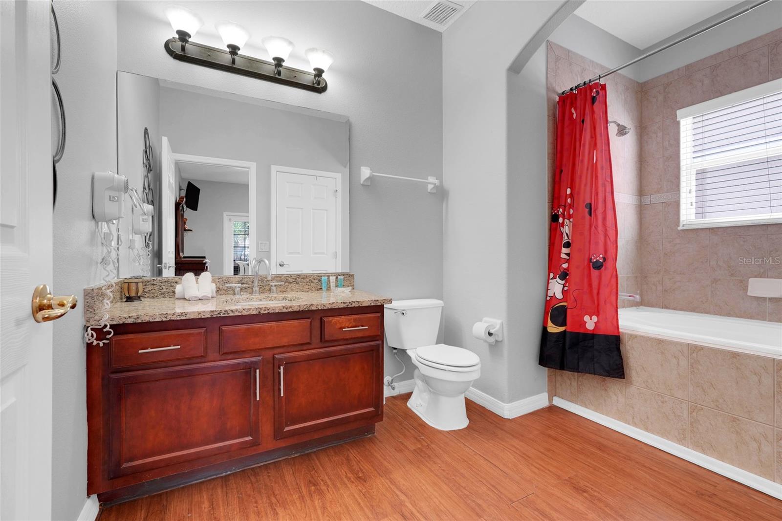 Image 33 of 48 For 8033 Acadia Estates Court