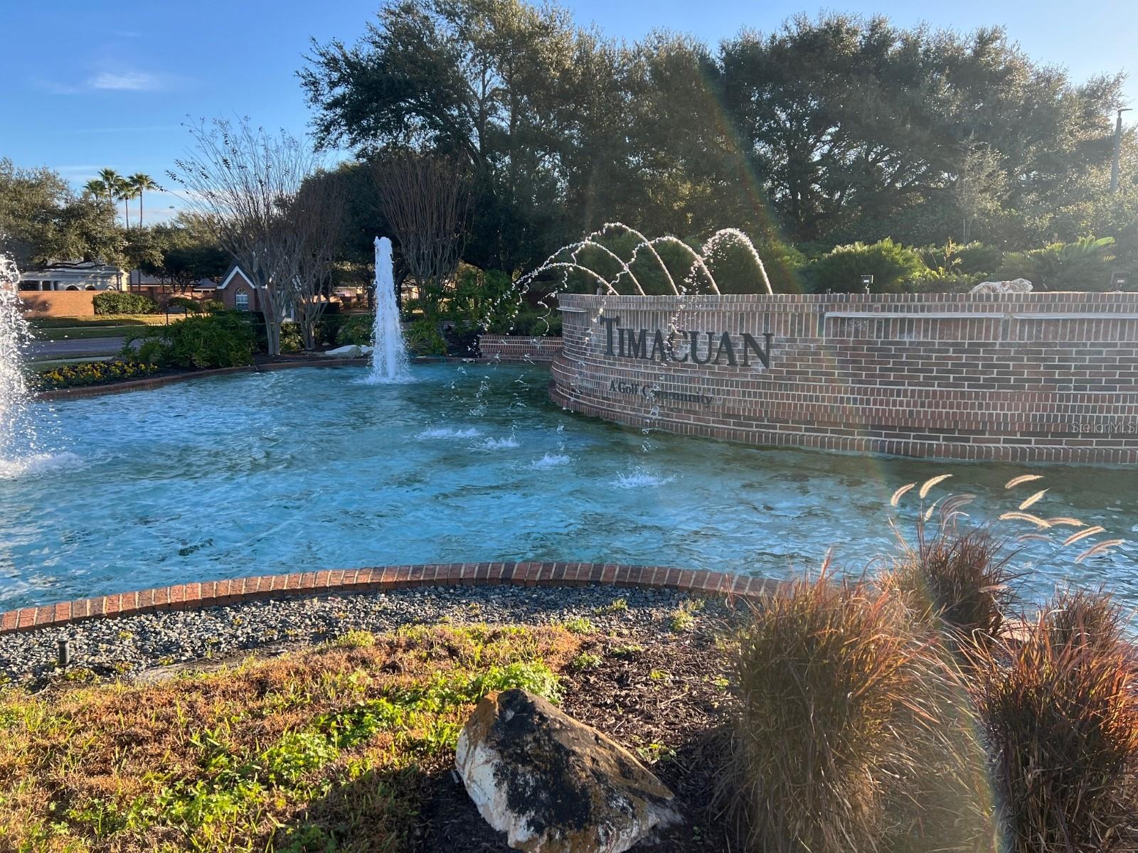 Listing photo id 1 for 475 Arrowmount Place