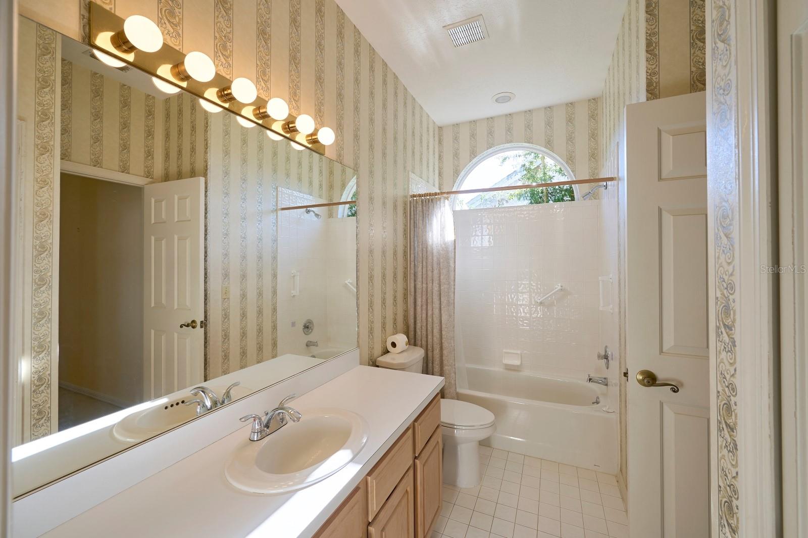 Listing photo id 29 for 475 Arrowmount Place