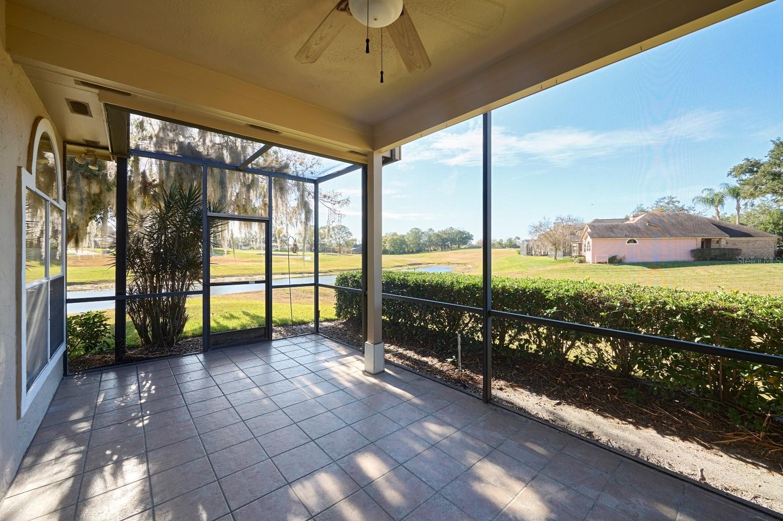 Listing photo id 7 for 475 Arrowmount Place