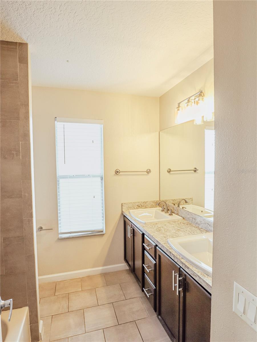 Image 19 of 21 For 3284 Falcon Point Drive