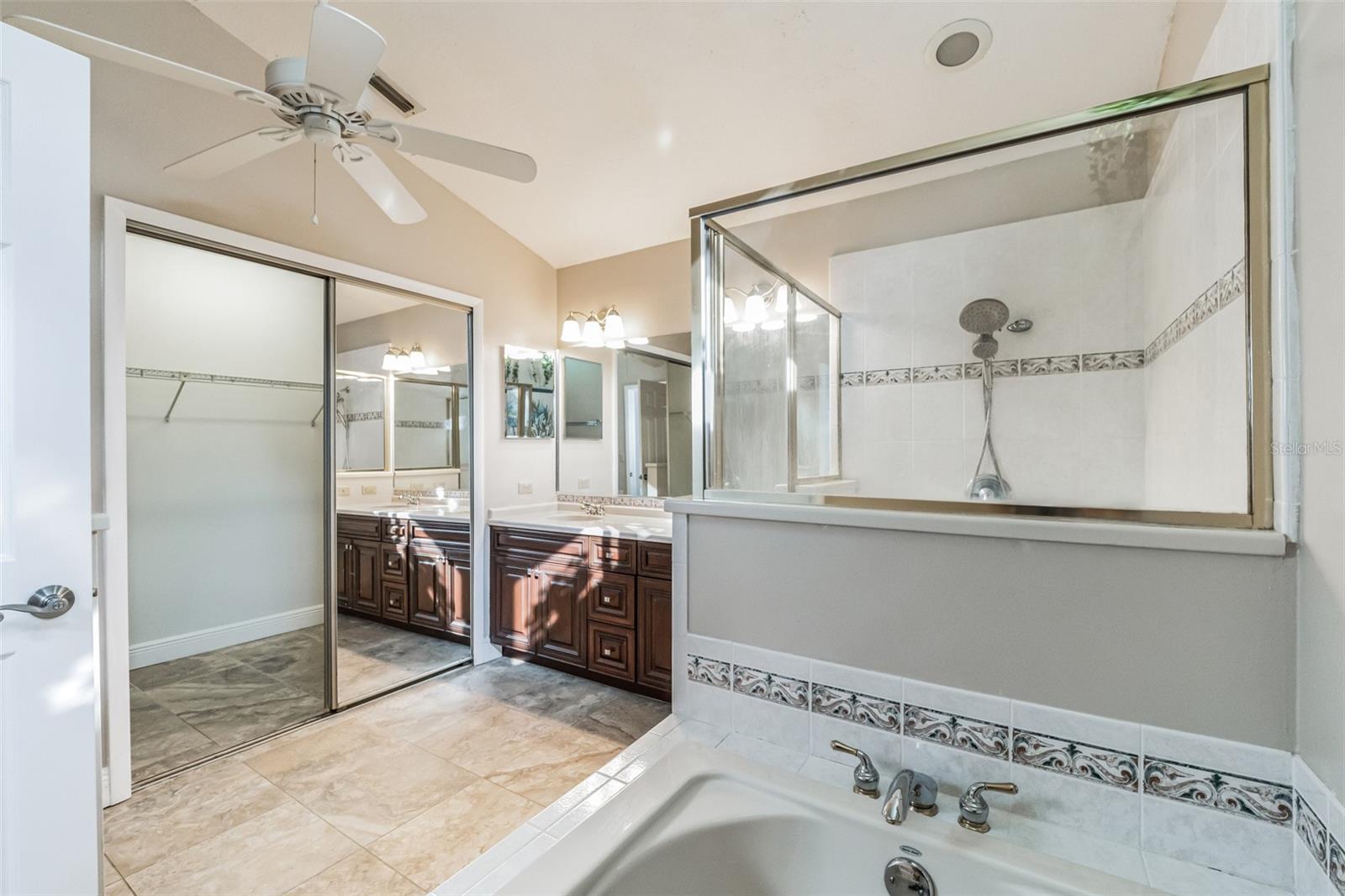 Image 17 of 41 For 109 Estates Circle