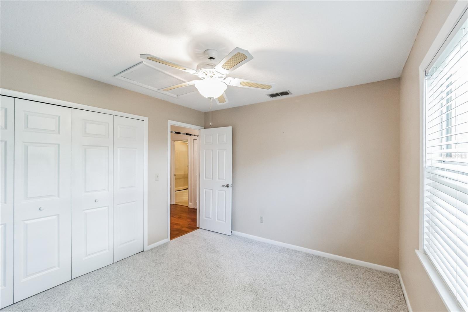 Image 19 of 41 For 109 Estates Circle