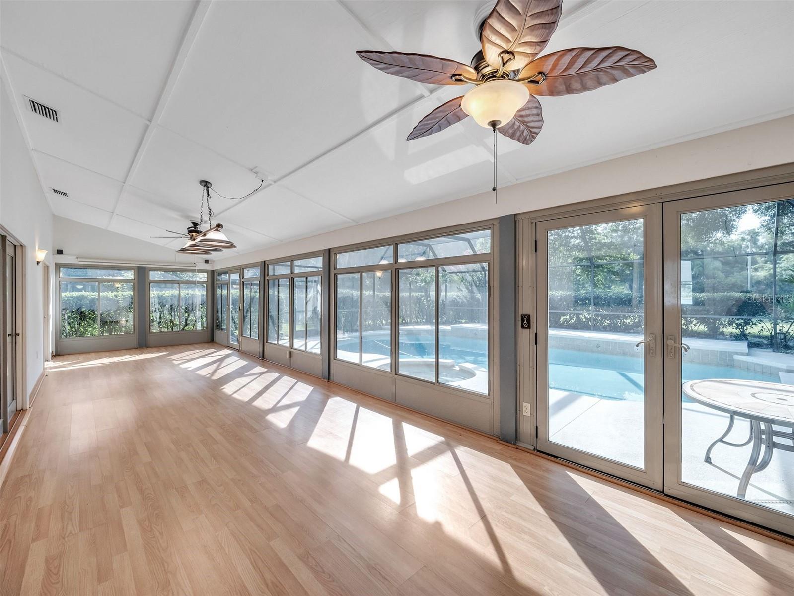 Image 22 of 41 For 109 Estates Circle