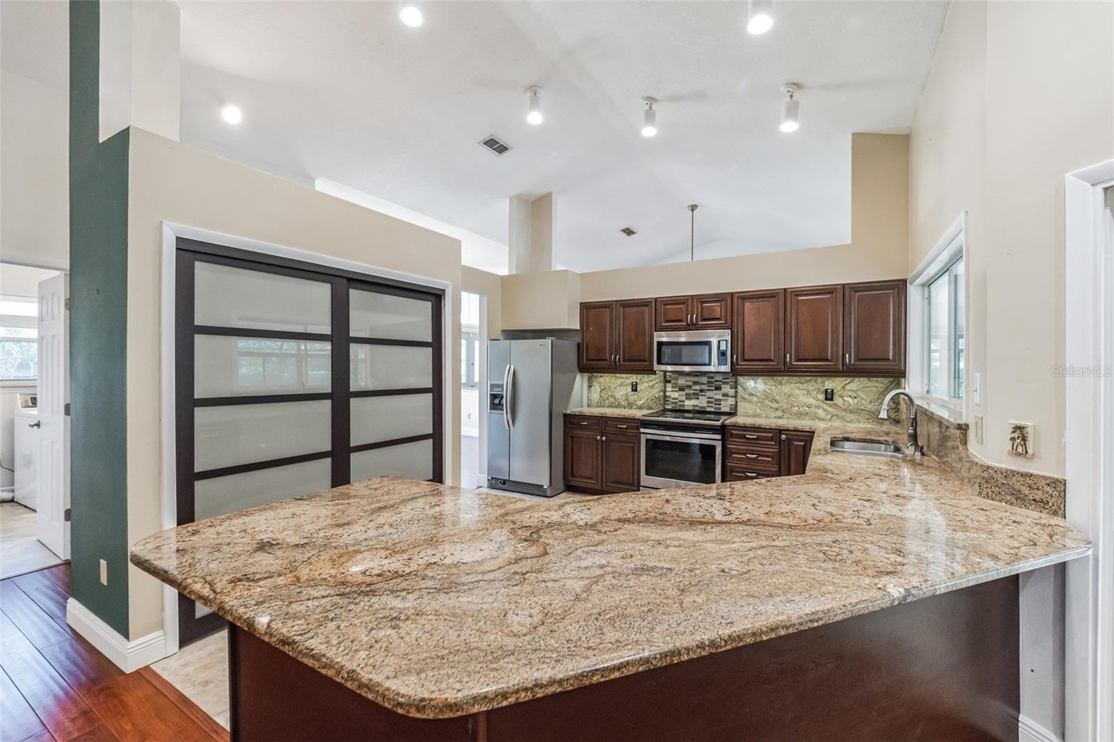 Image 6 of 41 For 109 Estates Circle