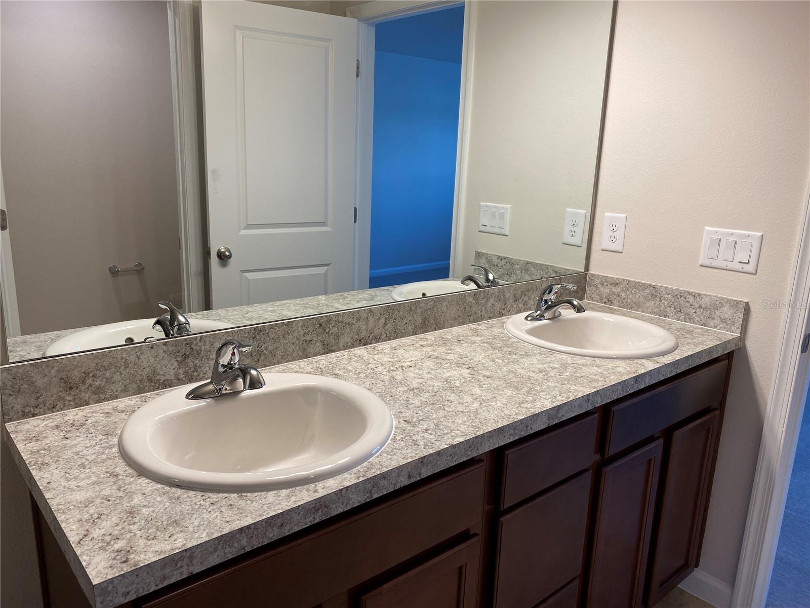 Image 16 of 35 For 2711 Pleasant Cypress Circle