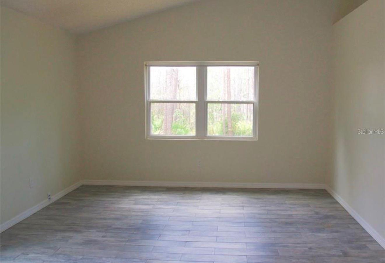 Image 13 of 16 For 548 Glen Haven Drive