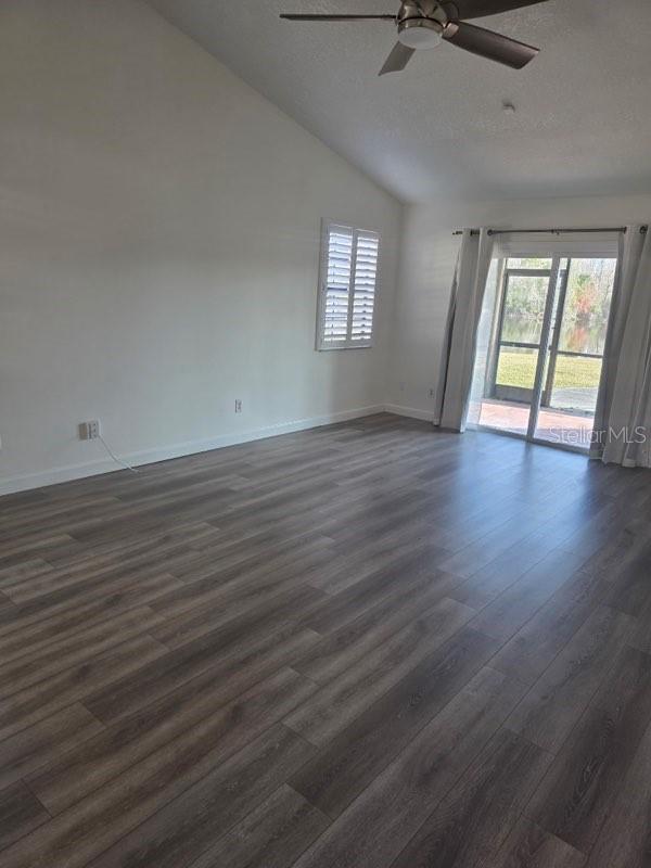 Image 3 of 14 For 127 Dresdan Court