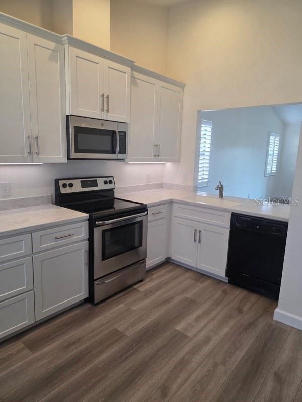 Image 4 of 14 For 127 Dresdan Court