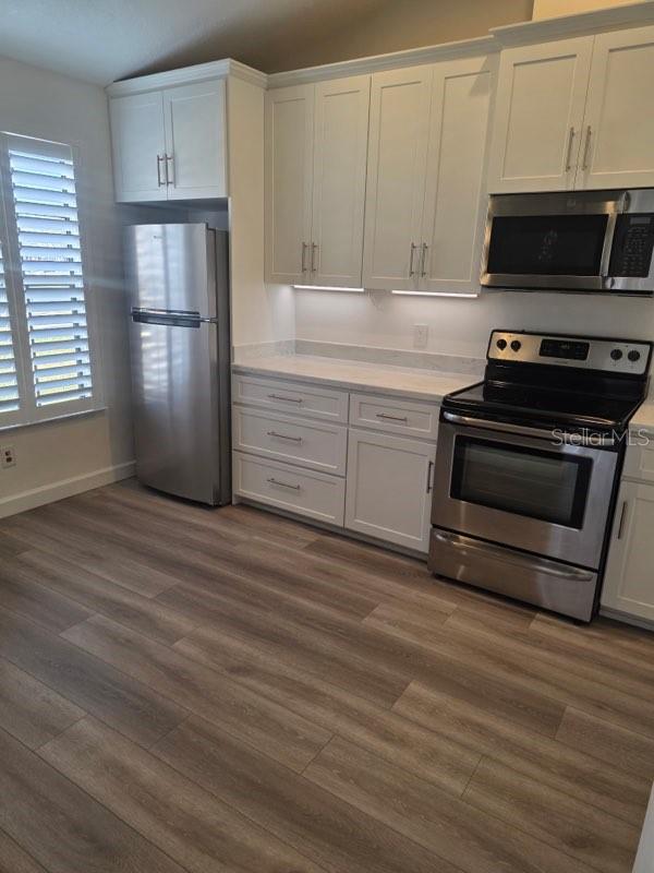 Image 5 of 14 For 127 Dresdan Court