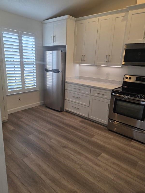 Image 6 of 14 For 127 Dresdan Court