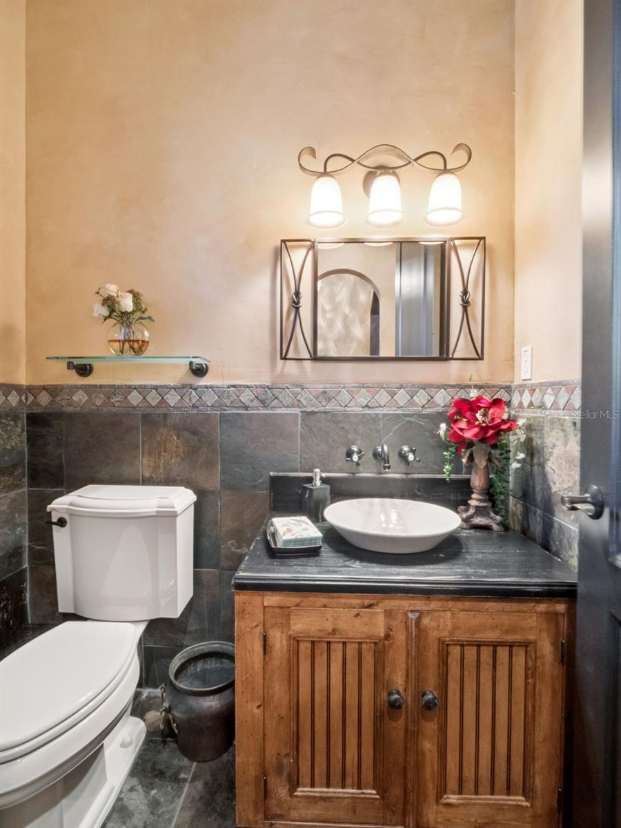 Image 28 of 58 For 1490 Lakeshore Drive