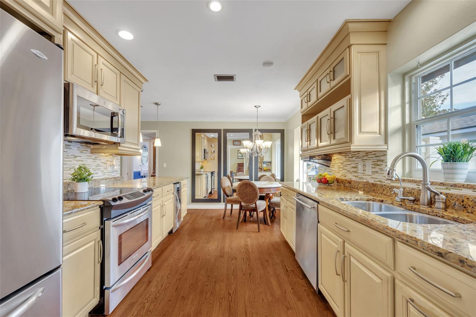 Image 11 of 28 For 1680 Palmer Avenue