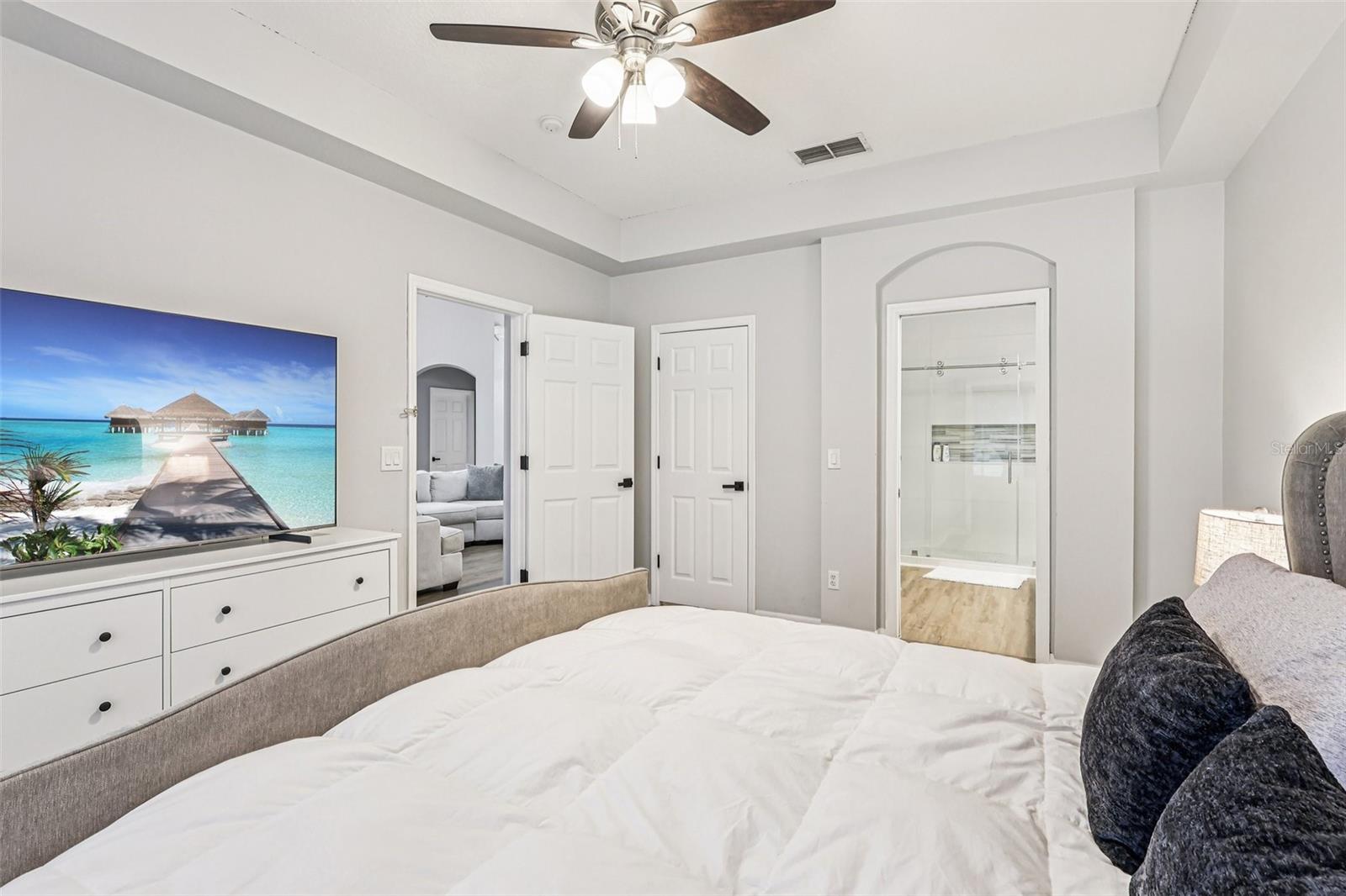 Image 13 of 34 For 221 Westmoreland Circle