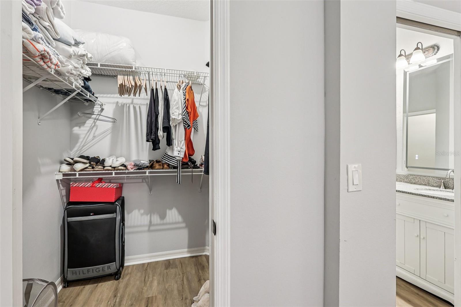 Image 14 of 34 For 221 Westmoreland Circle